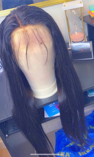 20" STRAIGHT LACE FRONT WIG